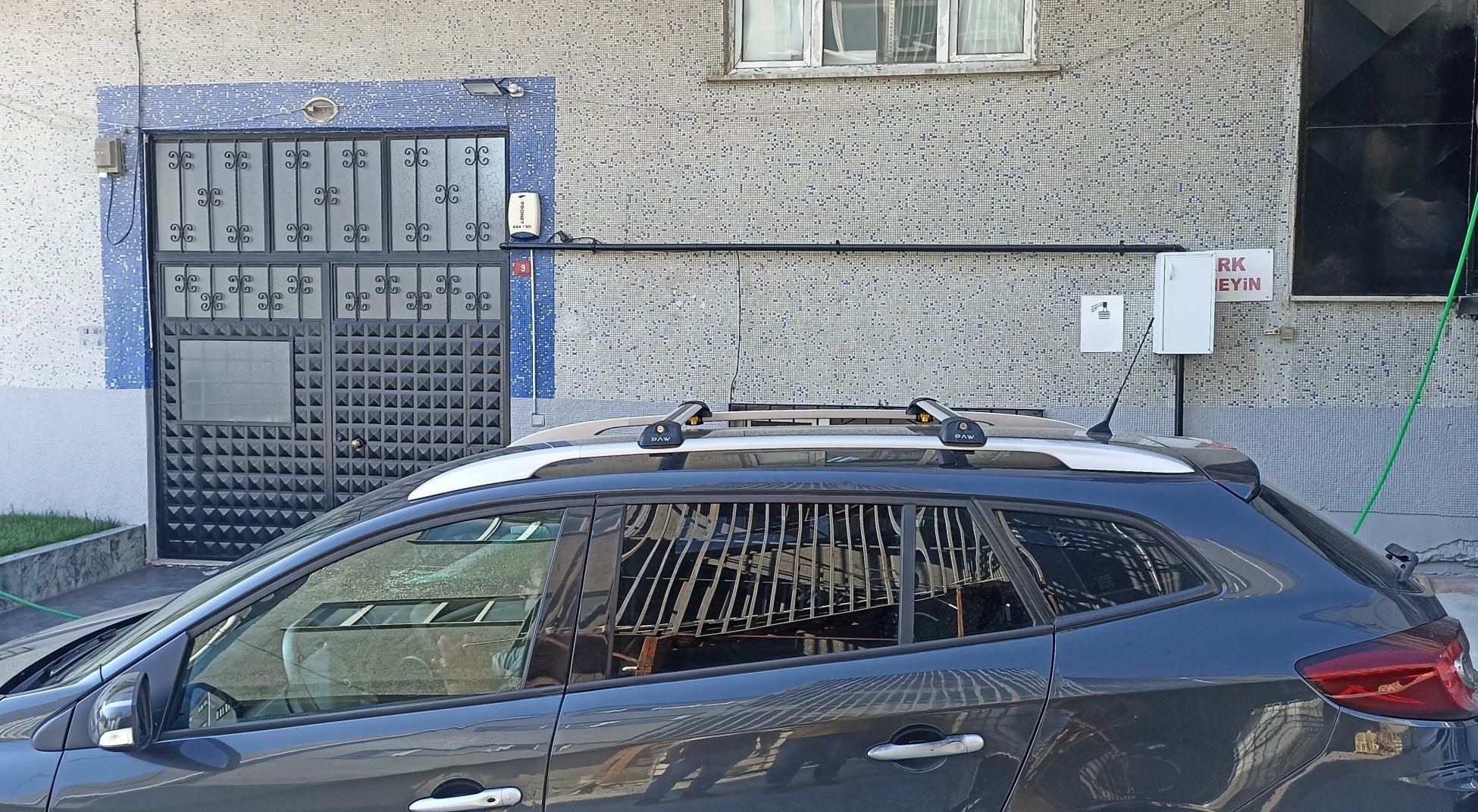 For Volvo XC90 Raised Roof Rack & Cross Bars Black Color 2015- Up For Volvo XC90 Raised Roof Rack & Cross Bars Black Color 2015- Up